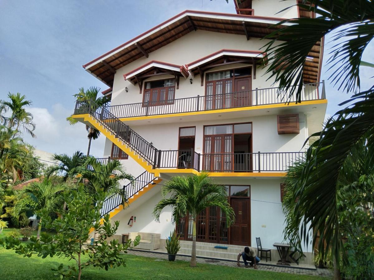 Lioni Holidays Villa Negombo Bagian luar foto