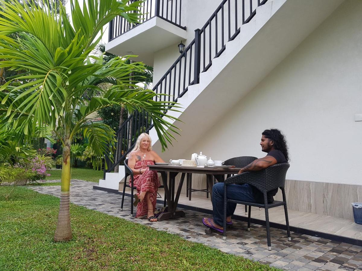 Lioni Holidays Villa Negombo Bagian luar foto