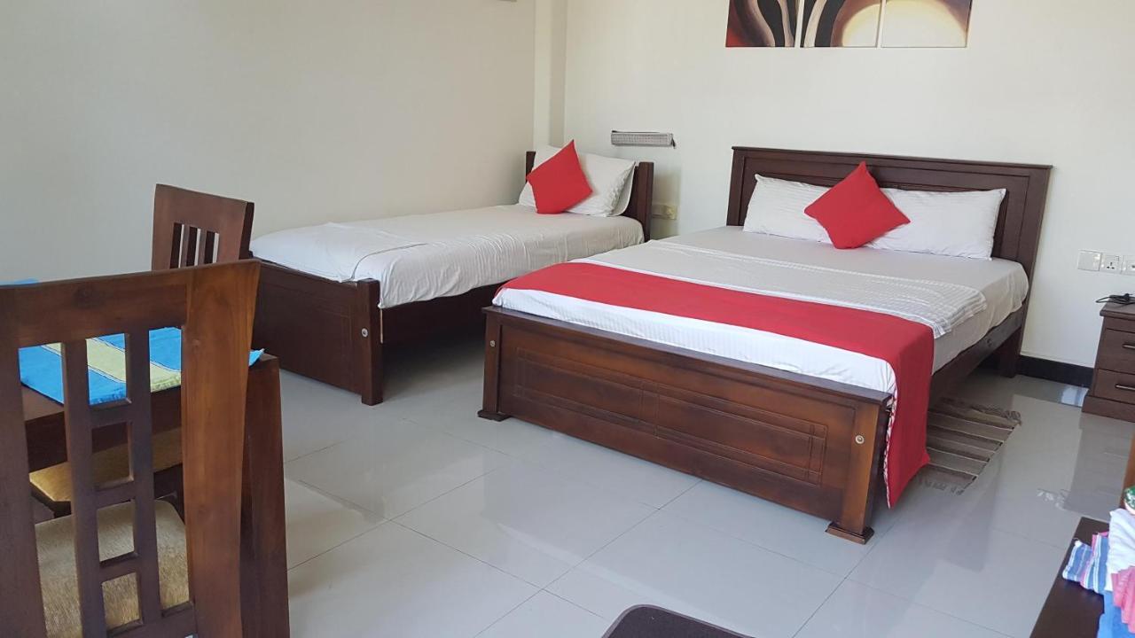 Lioni Holidays Villa Negombo Bagian luar foto