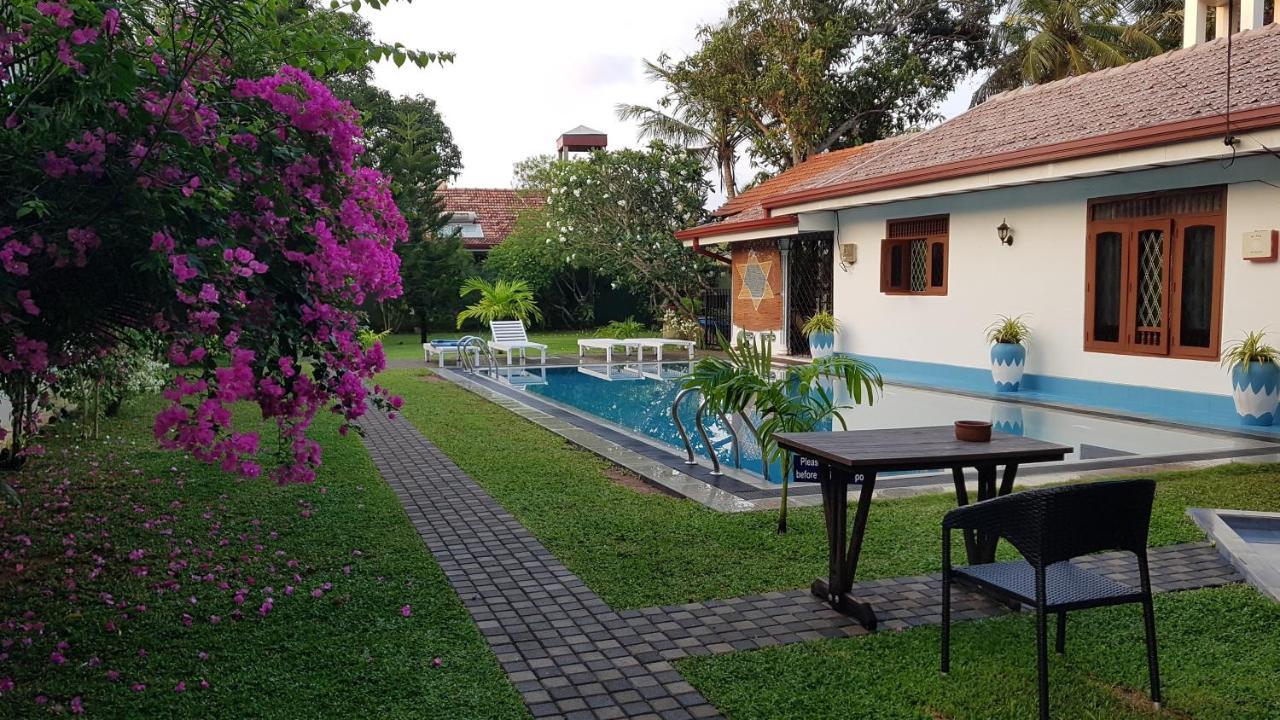 Lioni Holidays Villa Negombo Bagian luar foto