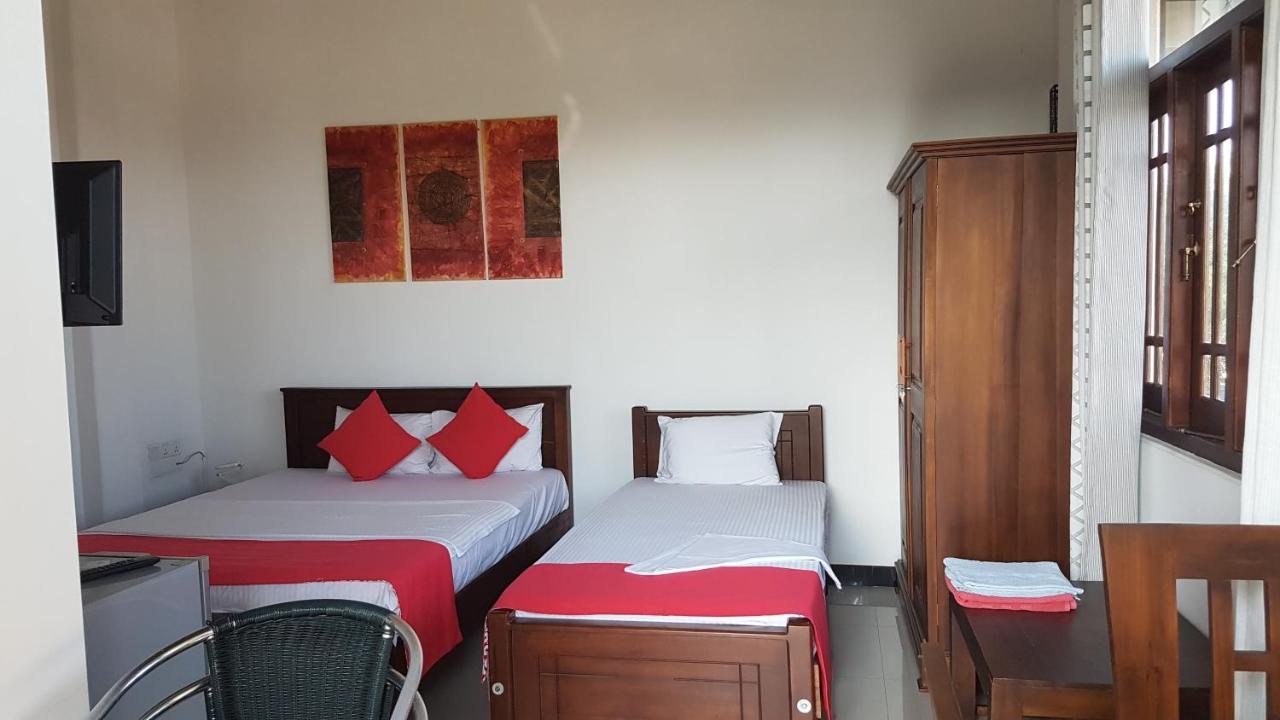 Lioni Holidays Villa Negombo Bagian luar foto