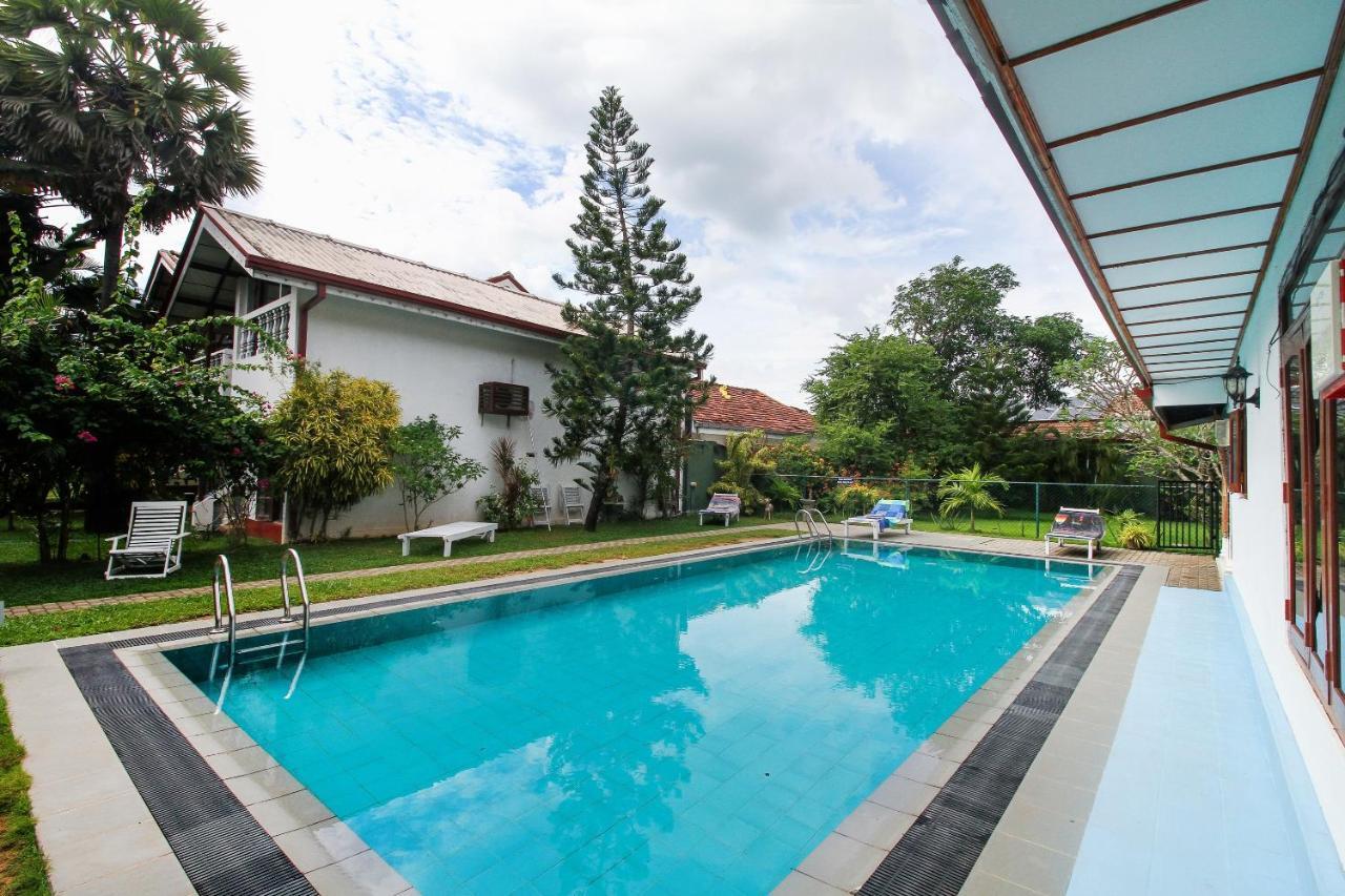 Lioni Holidays Villa Negombo Bagian luar foto