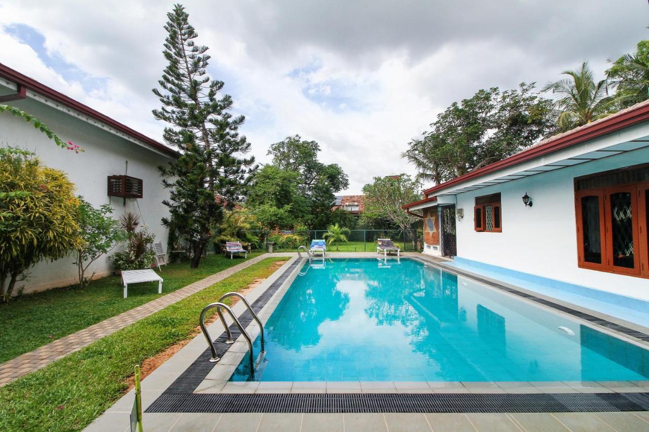 Lioni Holidays Villa Negombo Bagian luar foto