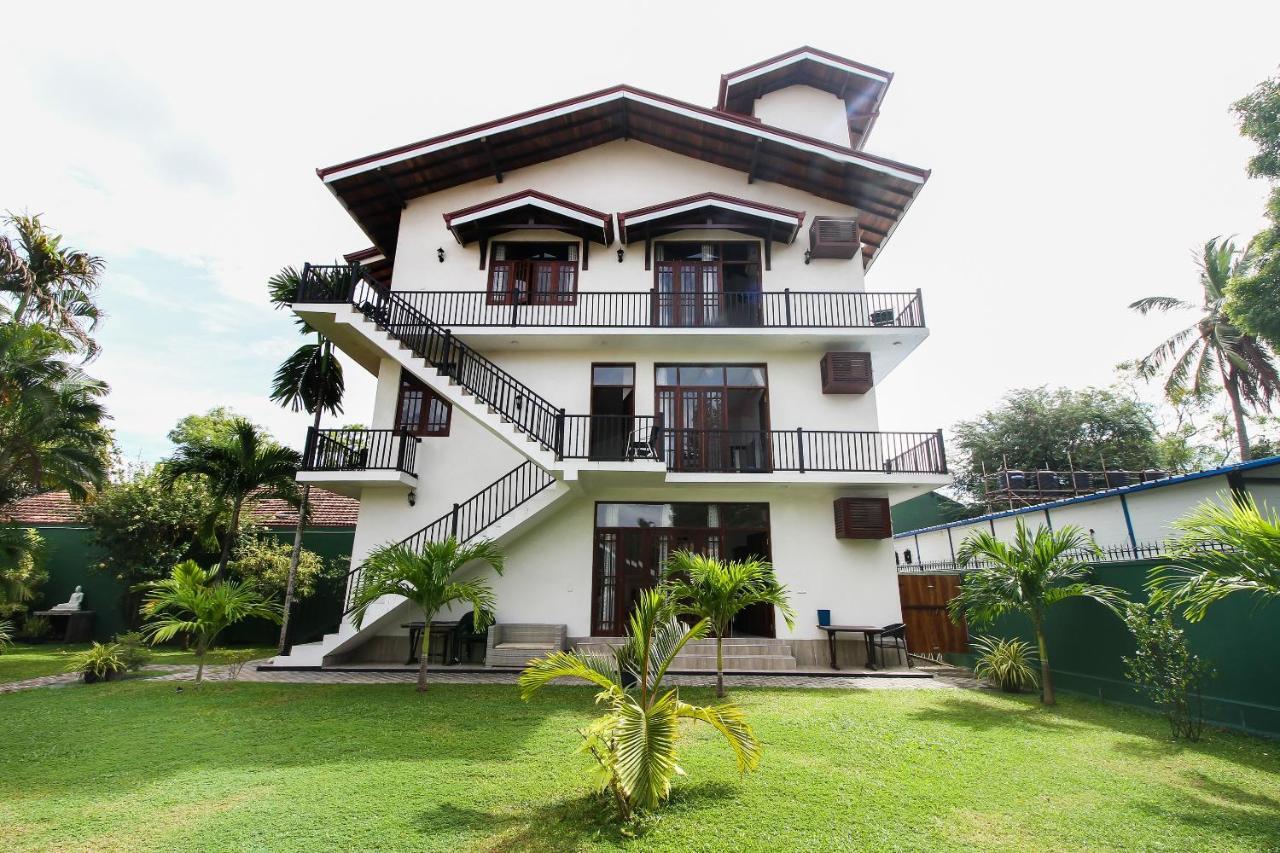 Lioni Holidays Villa Negombo Bagian luar foto