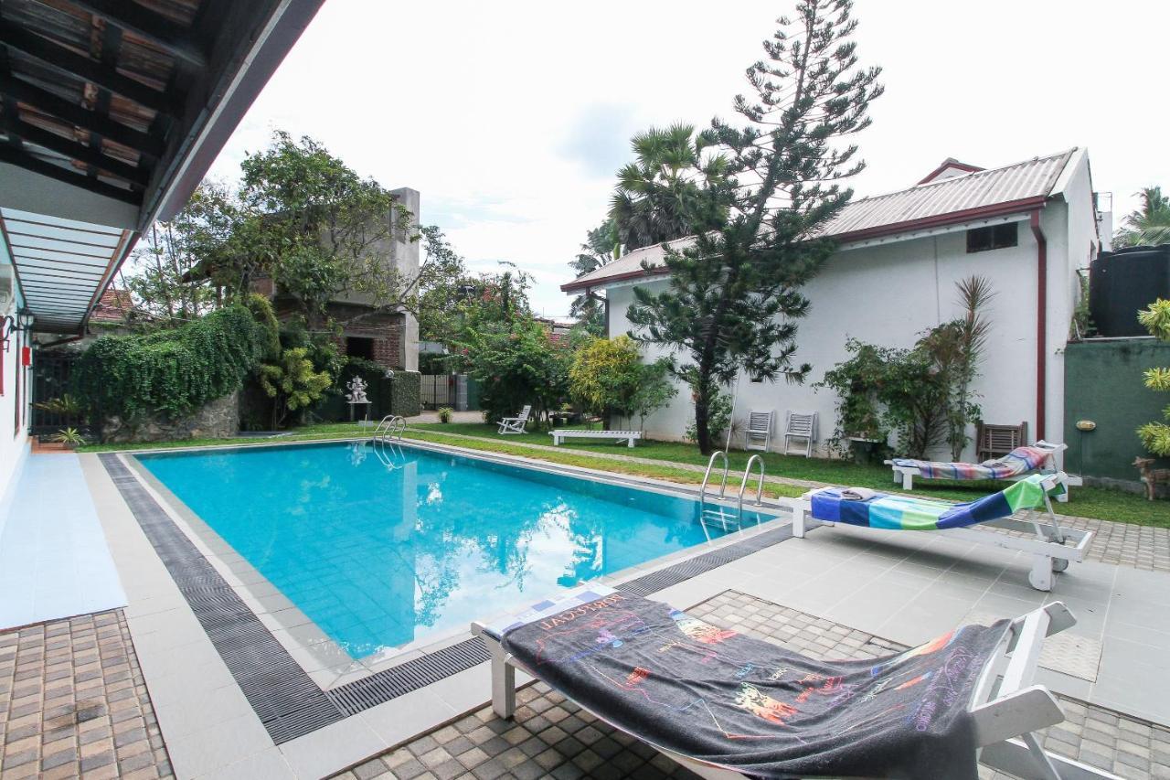 Lioni Holidays Villa Negombo Bagian luar foto